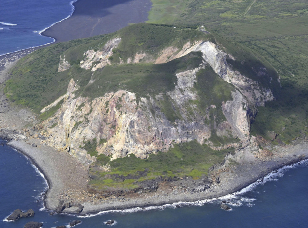 Američko-japanski tim traži posmrtne ostatke američkih vojnika na Ivo Džimi