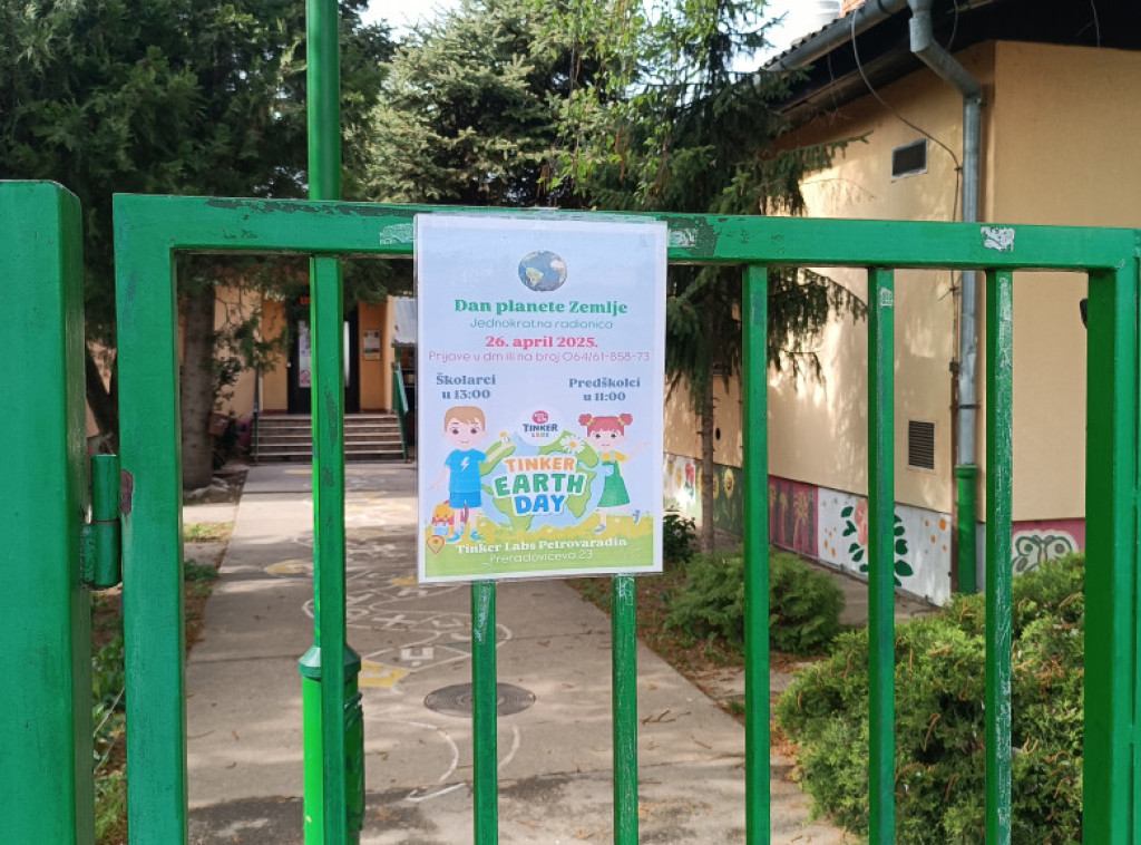 Pas napao devojčice ispred vrtića u Novom Sadu, jedna lakše povređena