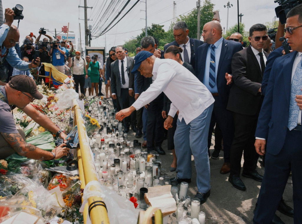 Erik Adams doputovao u Santo Domingo da oda poštu žrtvama nesreće