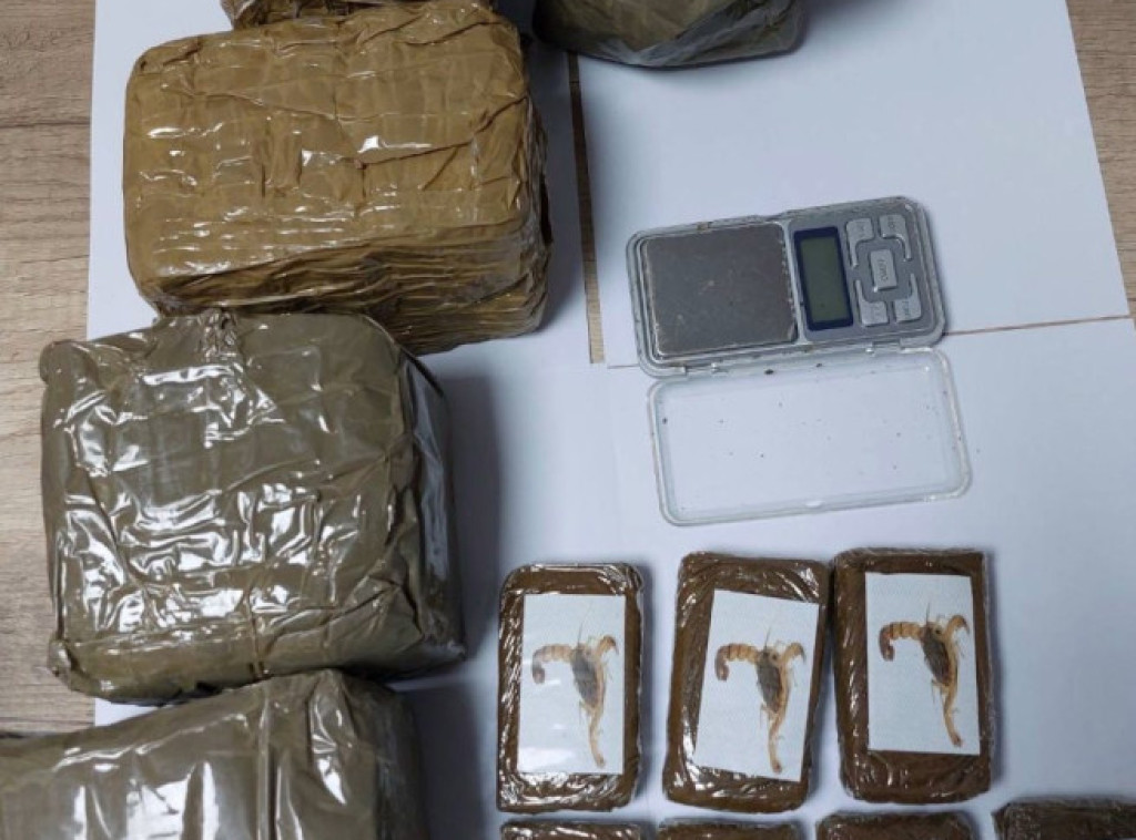 Pretresom stana u Beogradu policija pronašla pet kilograma hašiša