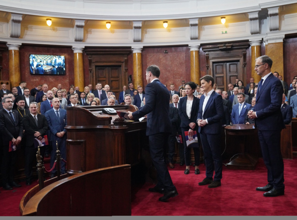 Članovi vlade Đura Macuta položili zakletvu pred poslanicima Skupštine Srbije