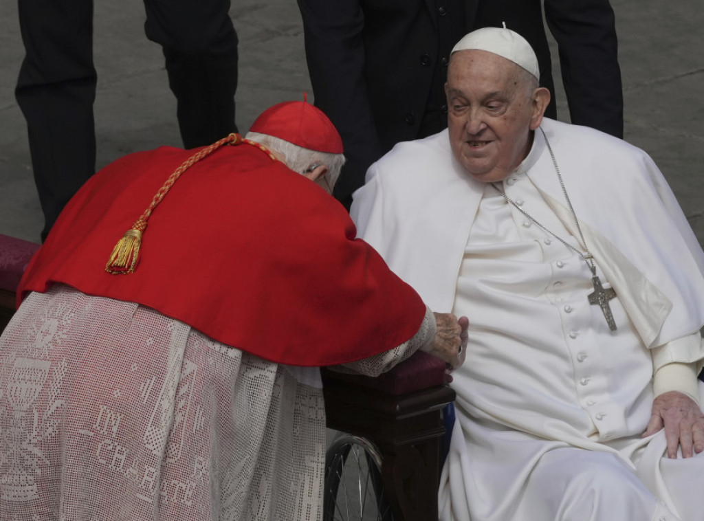 Papa Franja neće voditi vaskršnje službe u Vatikanu