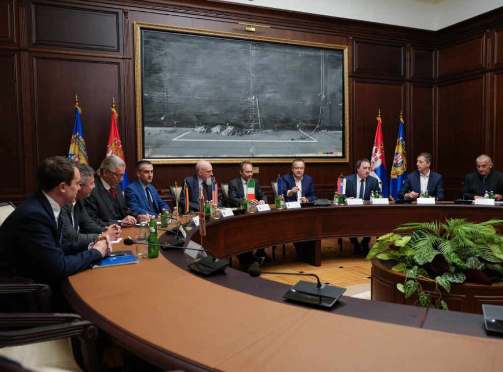 Serbian ministers discuss blockade of RTS with EU, Quint representatives