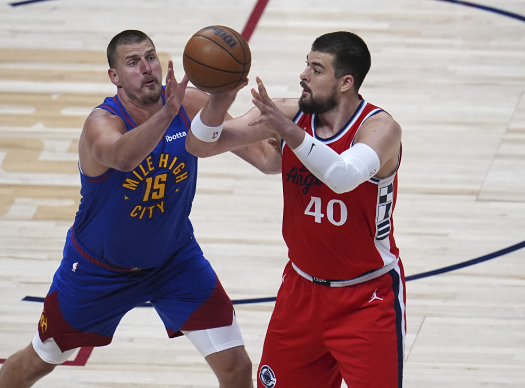 Košarkaši Denvera posle produžetka savladali LA Kliperse za 1:0 na startu plej-ofa