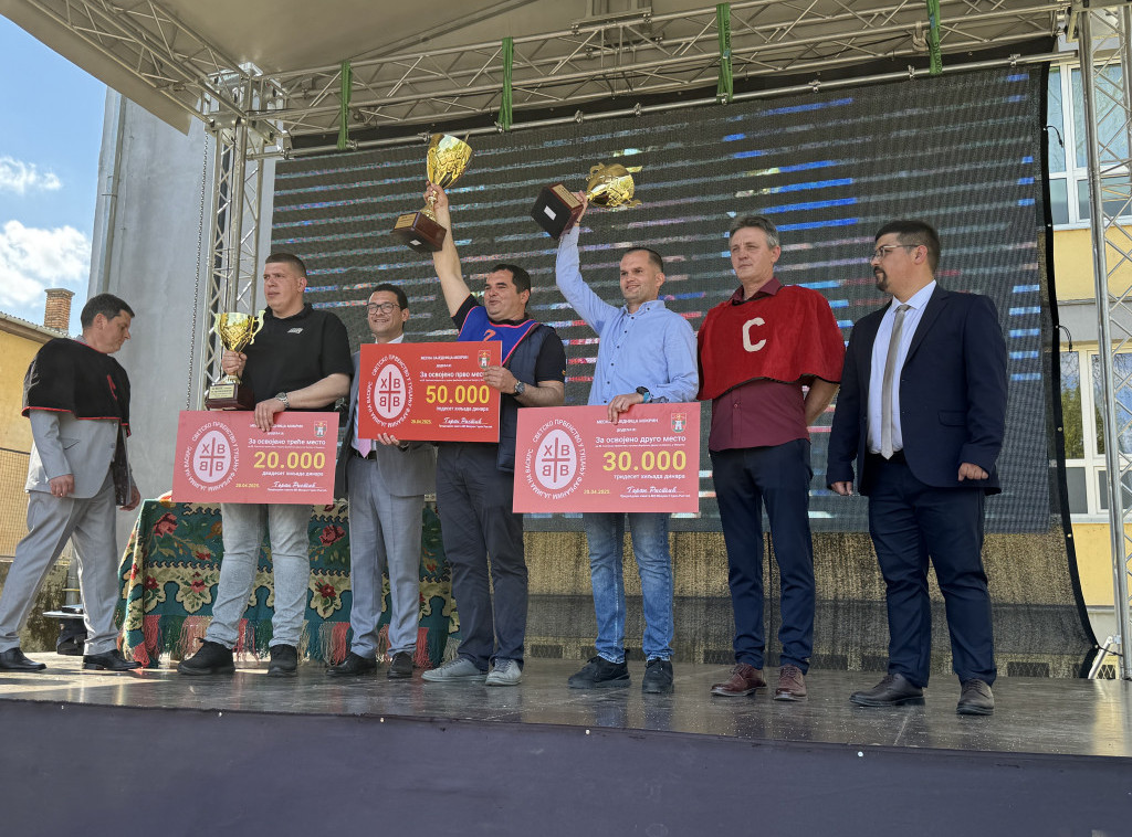 Stevan Prodanov iz Mokrina pobednik tradicionalne Tucanijade u tom mestu