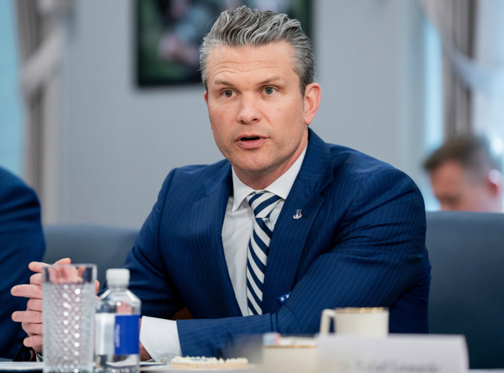 Njujork tajms: Ministar odbrane Pit Hegset podelio ratne planove u četu na Signalu