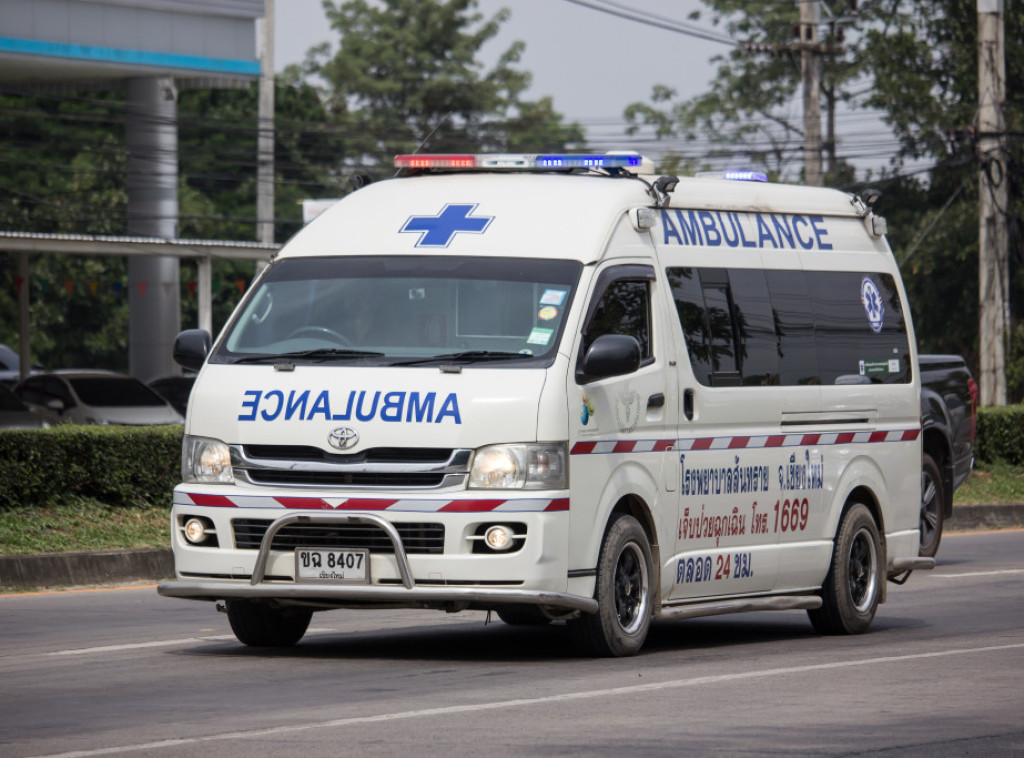 Francuz i njegova dva sina spaseni nakon više od 16 sati plutanja u moru kod Tajlanda