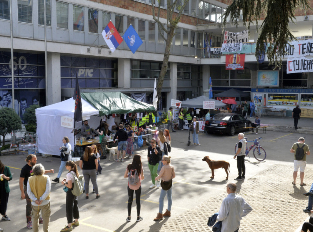 Građani protiv blokada izneli tri zahteva na okupljanju ispred RTS-a