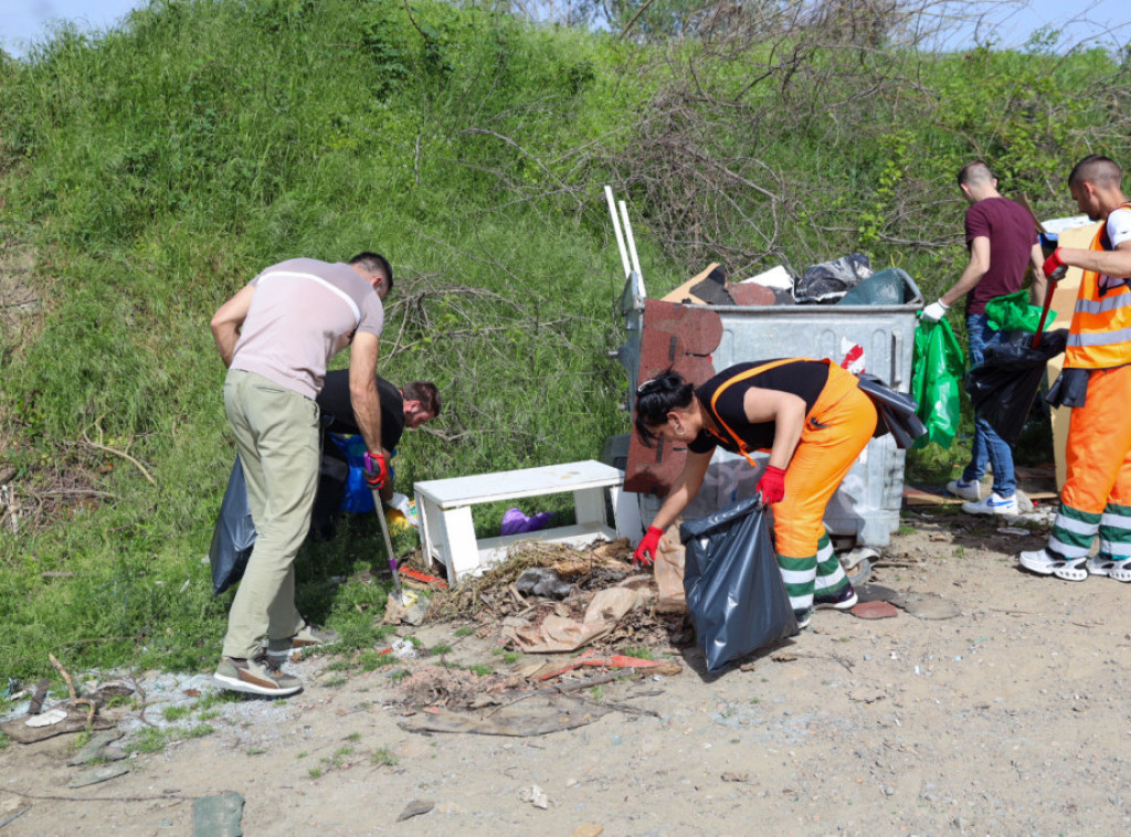 Žarko Mićin učestvovao u čišćenju Kameničke ade povodom Međunarodnog dana planete Zemlje