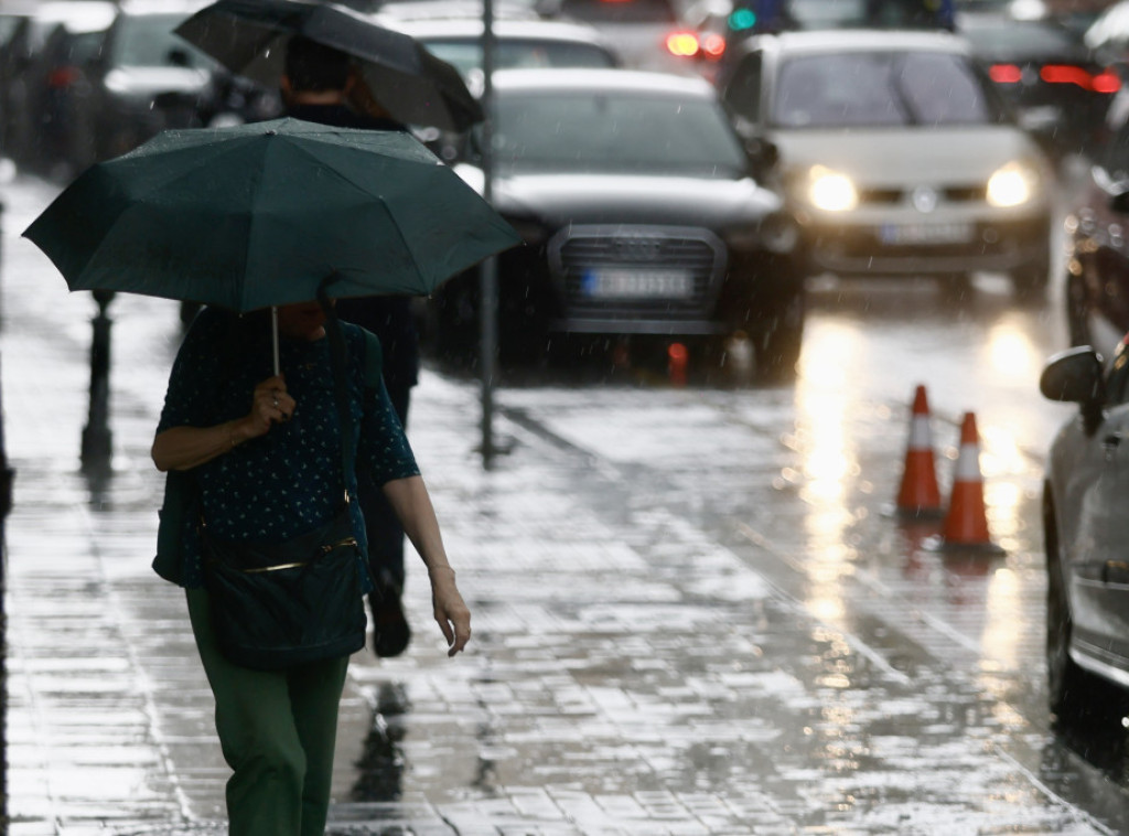 Nevreme zahvatilo Srbiju, u pojedinim delovima zemlje pao grad
