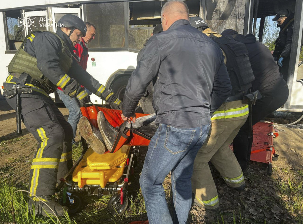 Dron pogodio autobus sa radnicima u Ukrajini: Devet poginulih, 30 povređenih