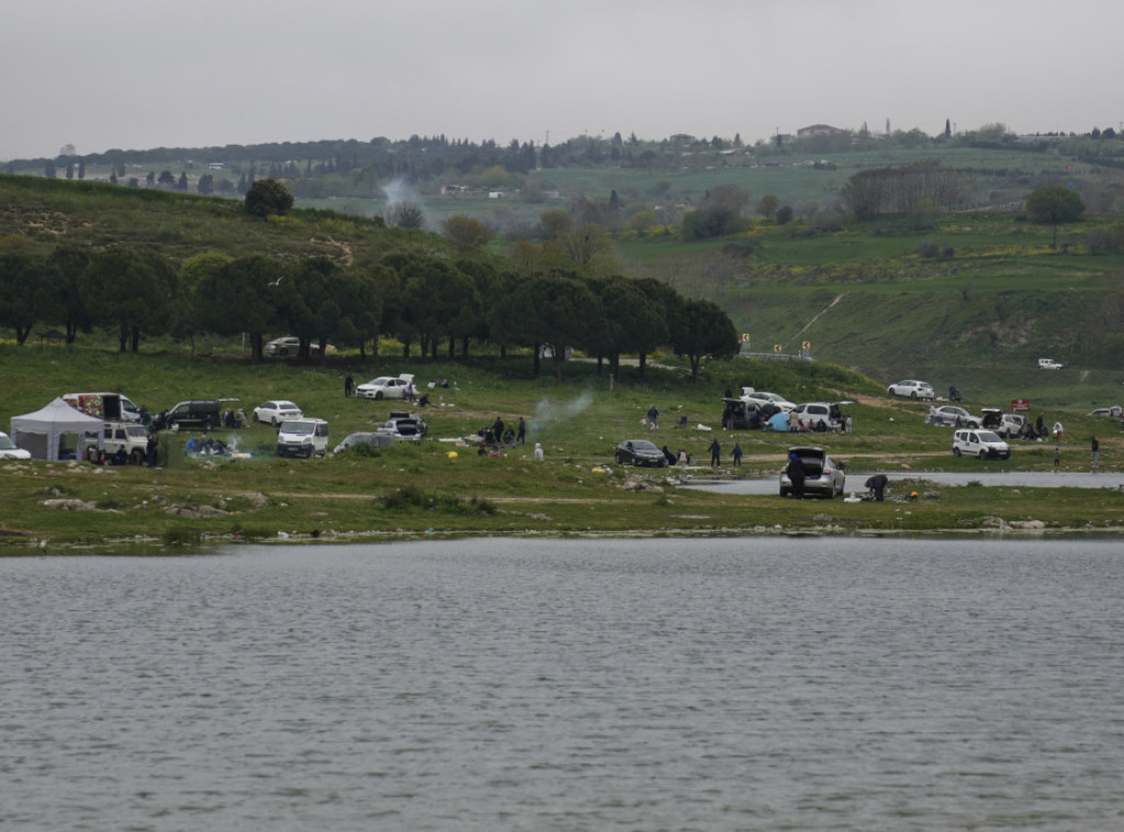 U Istanbulu usledilo 127 naknadnih potresa, povređeno 236 ljudi