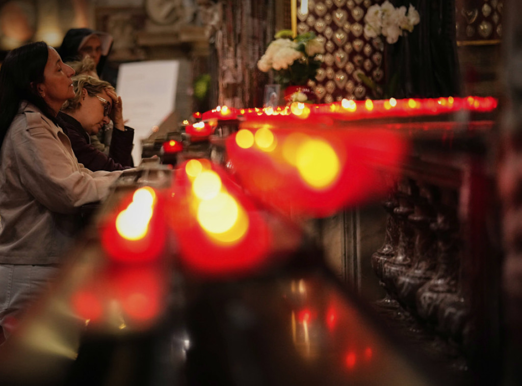 Posete papinom grobu biće moguće od nedelje, 27. aprila