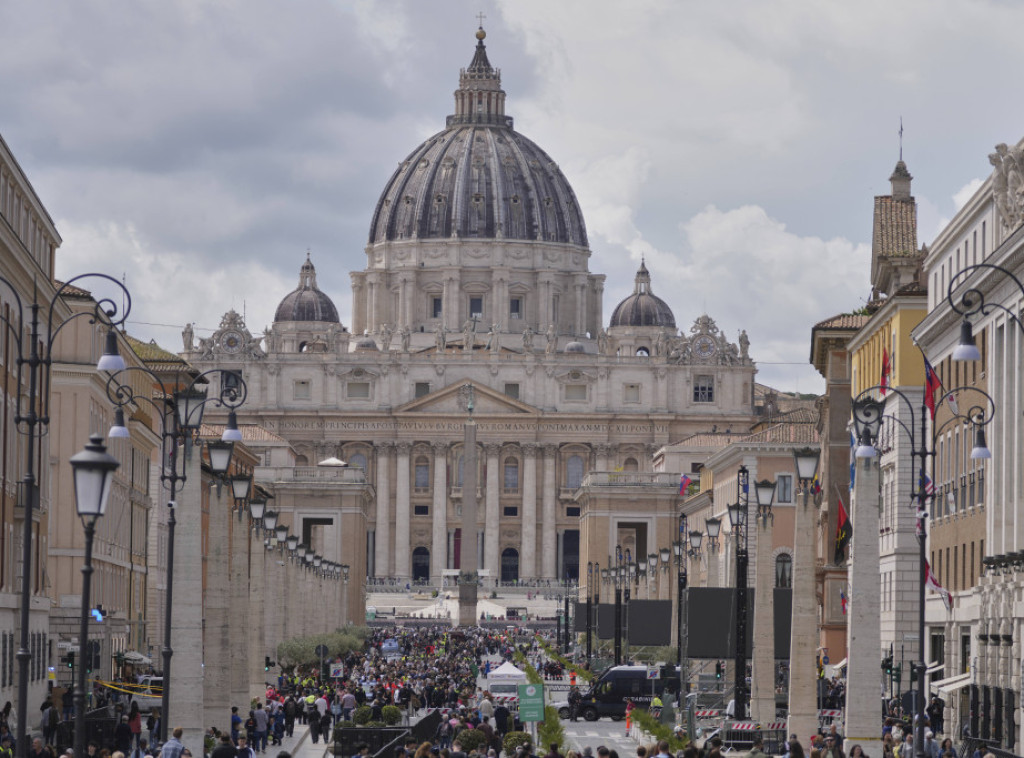 Kovčeg pape Franje biće po obredu zapečaćen sutra uveče