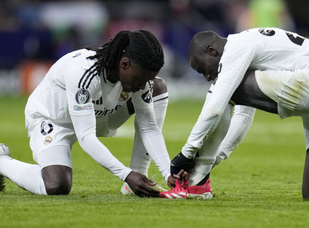 Fudbaler Reala Eduardo Kamavinga zbog povrede dva meseca van terena