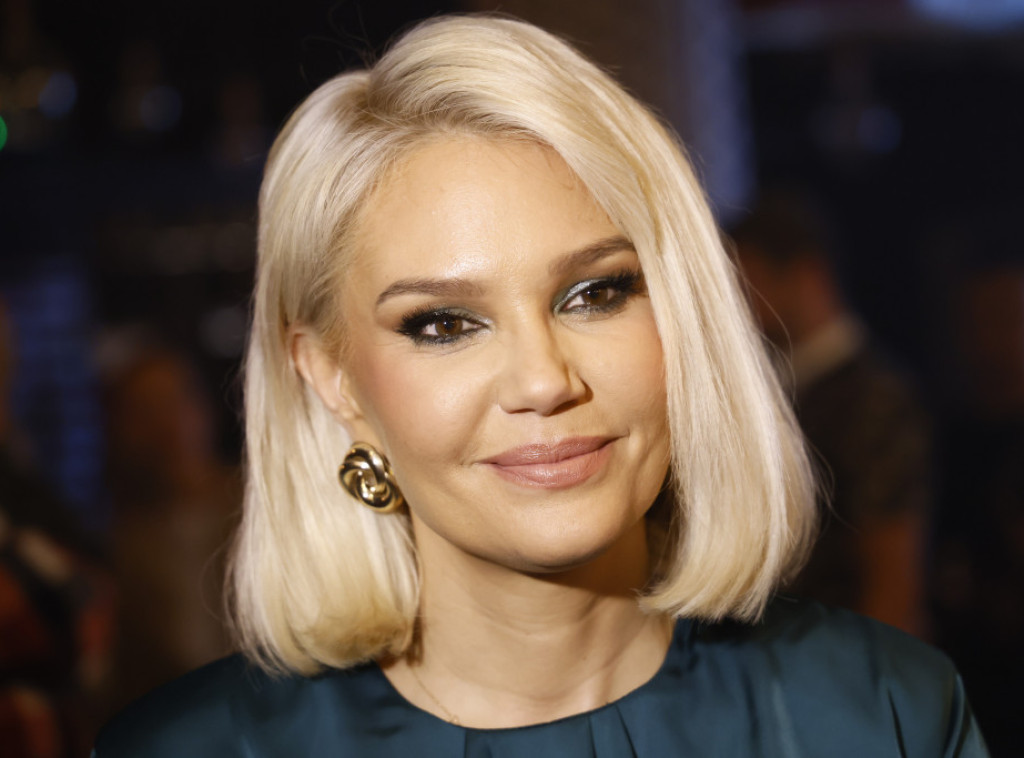 Pevačica Lena Kovačević objavila festivalsku pesmu "Pozovi me"