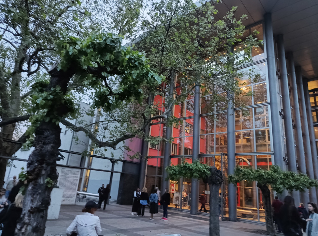 Joakim Tasić: Predstava "Slika Dorijaa Greja" je spektakl na maloj sceni Jugoslovenskog dramskog pozorišta