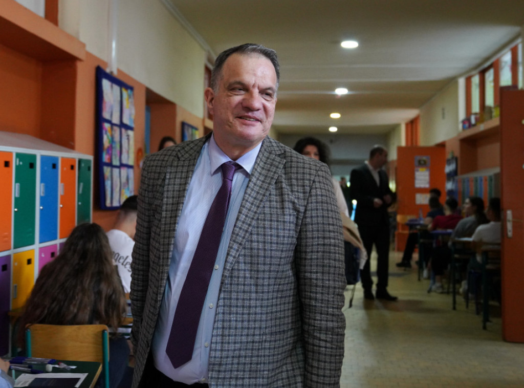 Dejan Vuk Stanković: Probni test šansa da učenici koriguju znanje, test se odvija regularno