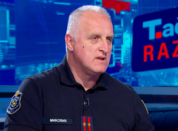 Miković: Još traje borba sa požarom u Deliblatskoj peščari, na terenu 54 beogradska vatrogasca