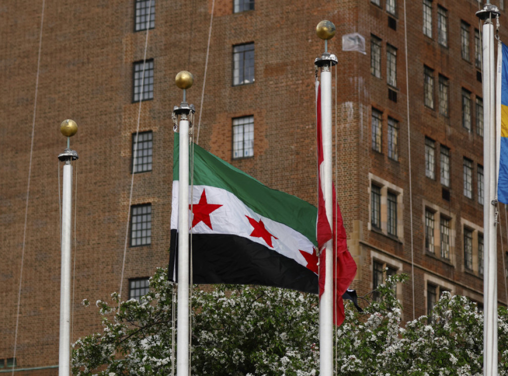 Sirijski ministar spoljnih poslova prisustvovao brifingu SB UN, ispred UN podignuta nova sirijska zastava