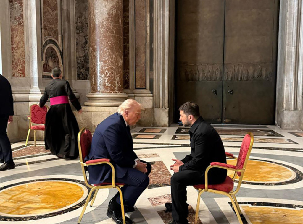 Objavljene fotografije susreta Trampa i Zelenskog u bazilici Sv. Petra u Vatikanu