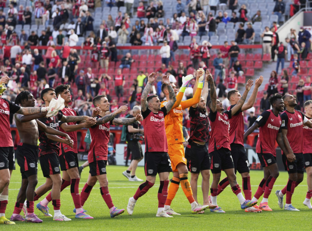 Pobede Bajerna i Leverkuzena, Bavarcima još bod do titule i prvog Kejnovog trofeja
