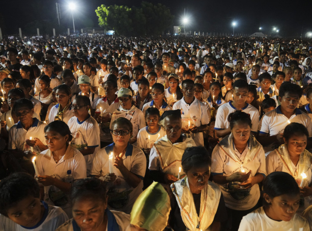 Hiljade vernika u prestonici Istočnog Timora, Diliju, oprostile se na misi od pape