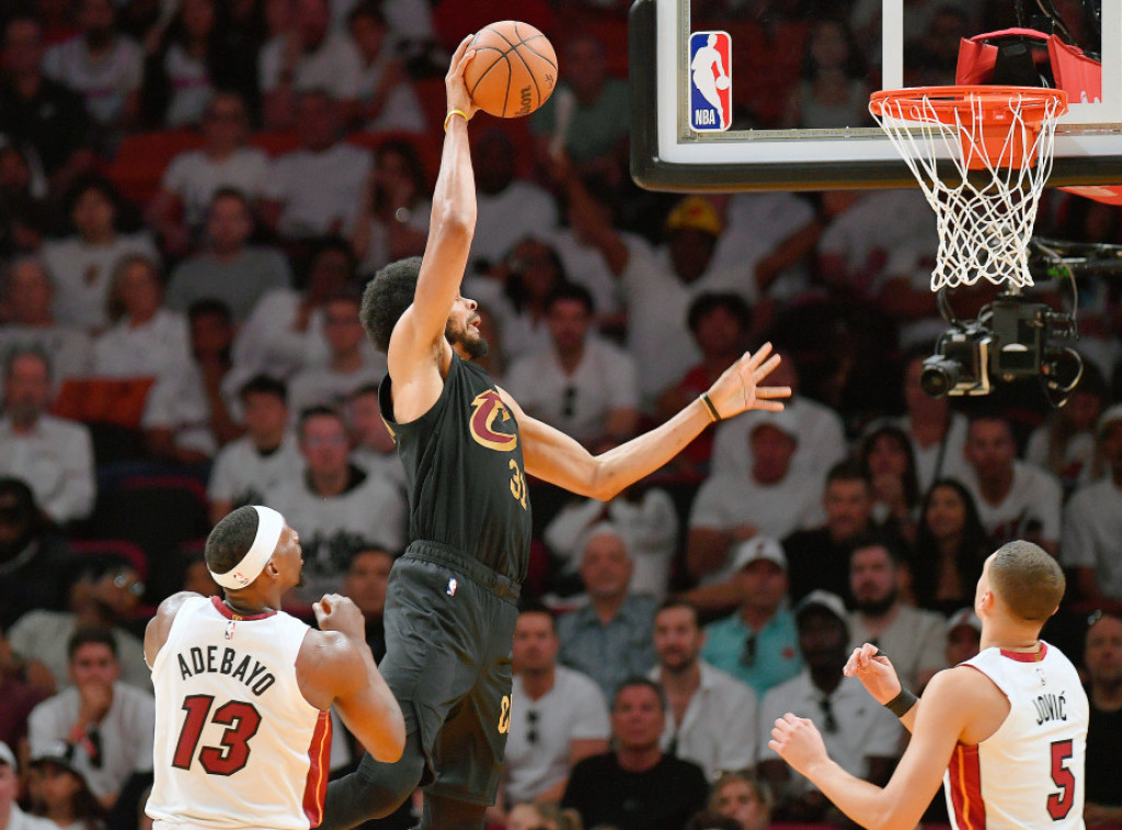 Košarkaši Klivlenda poveli 3:0 protiv Majamija, Jović upisao samo tri poena