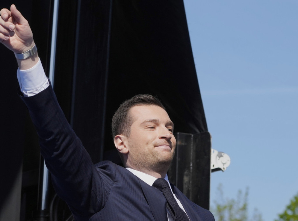 Bardela razmatra da se kandiduje na izborima ako Le Pen bude sprečena