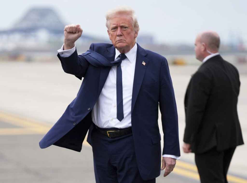 Tramp: Američkim brodovima dozvoliti da besplatno putuju Panamskim i Sueckim kanalom