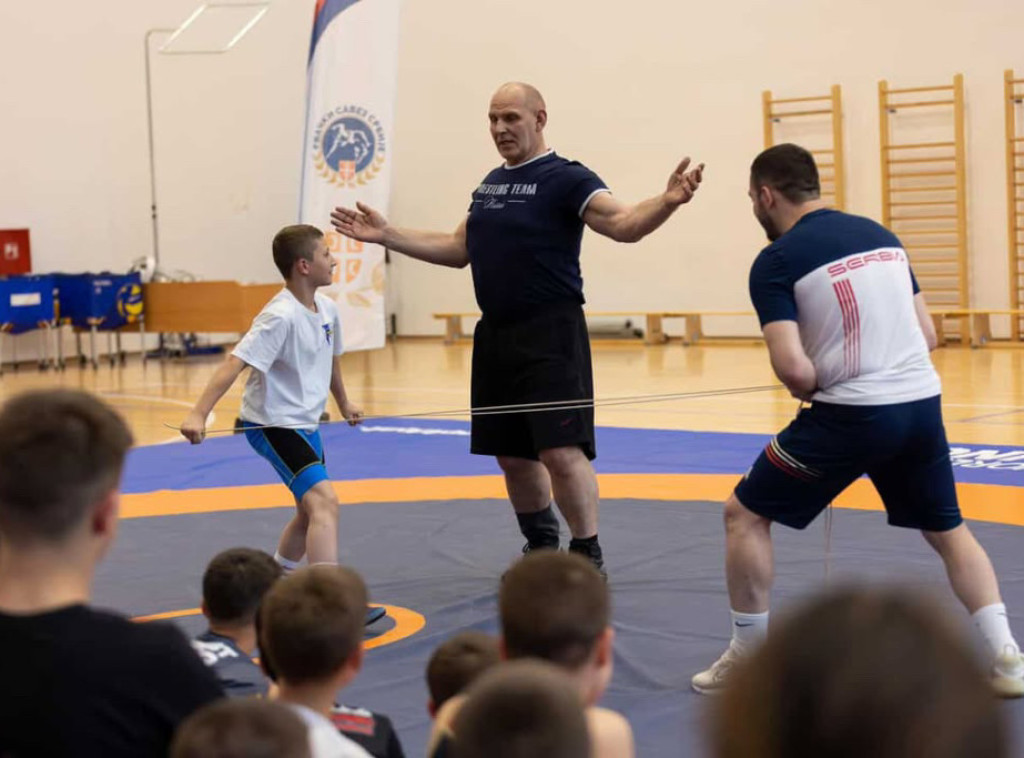 Legendarni rvač Aleksandar Kareljin održao javni trening u Beogradu