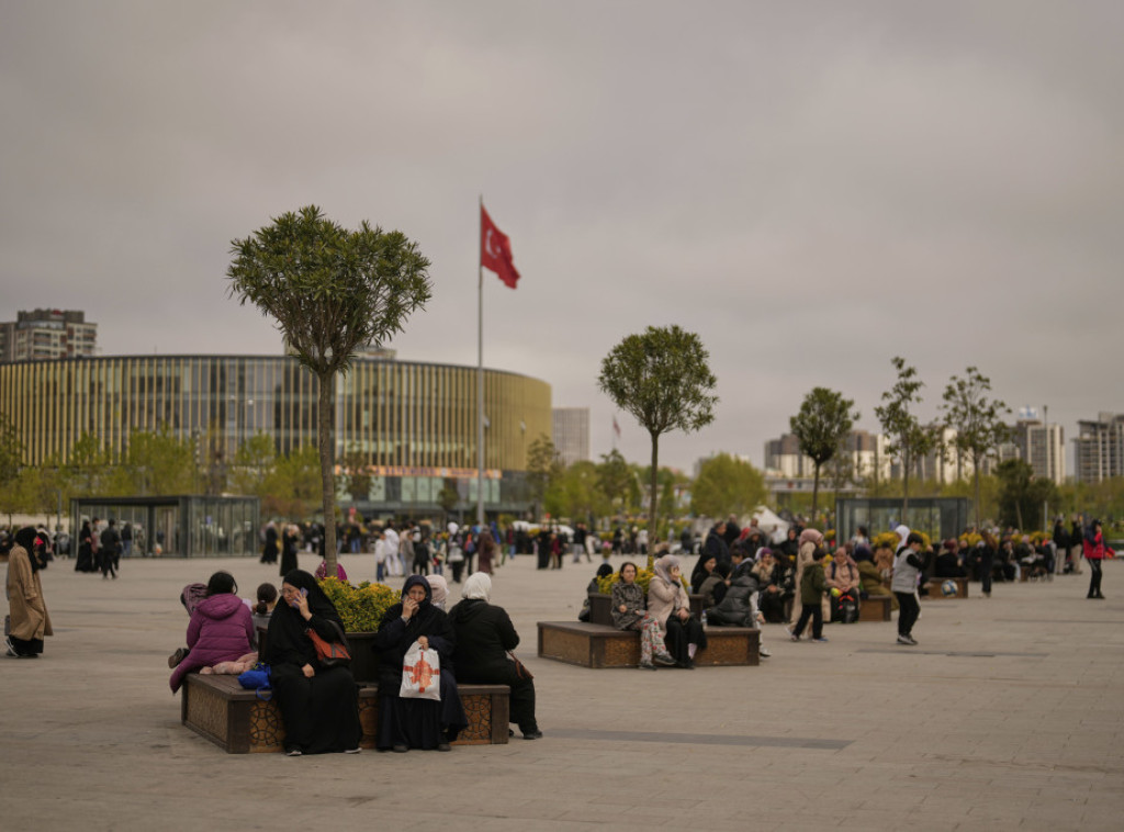 Ministar: Više od hiljadu zgrada manje oštećeno u zemljotresu u Istanbulu