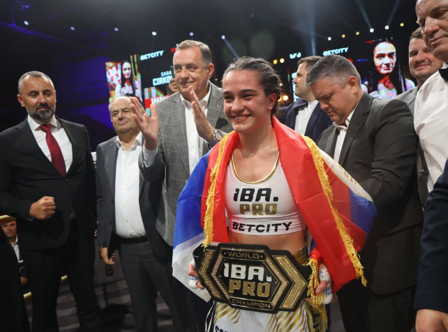 Srpska bokserka Sara Ćirković osvojila IBA profesionalnu titulu prvaka sveta