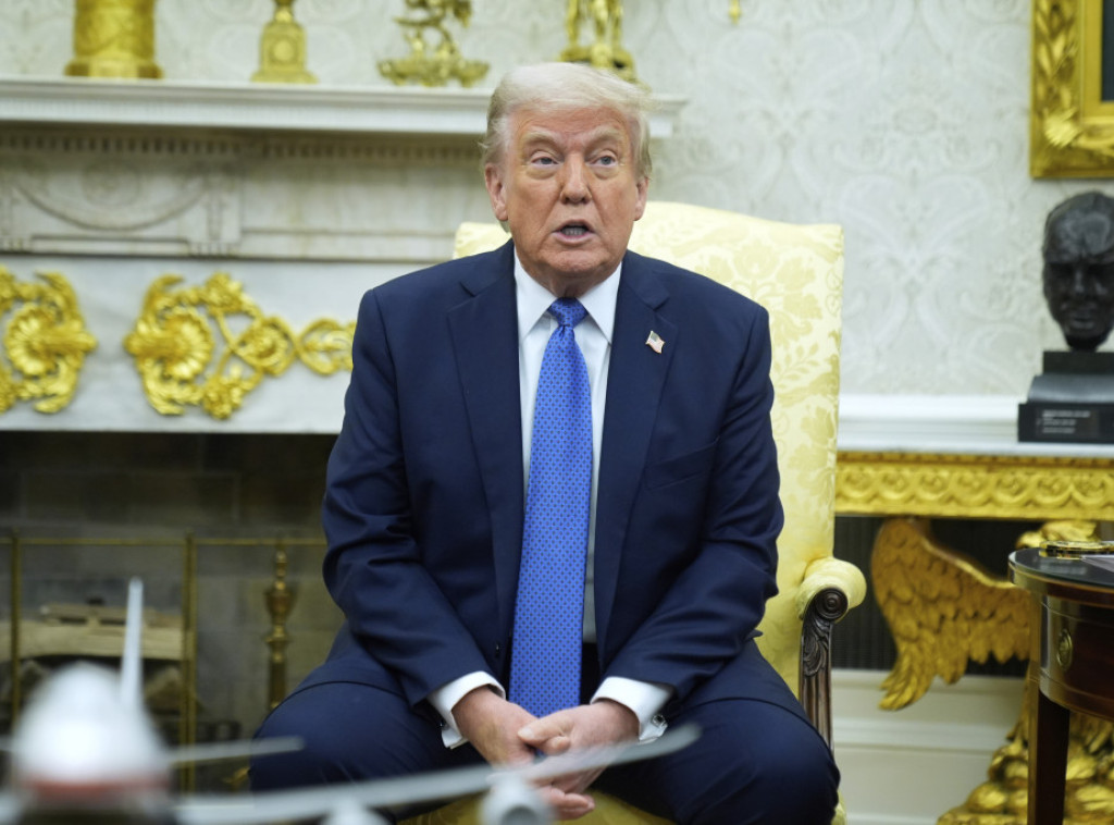 Tramp: Mislim da je Zelenski spreman da preda Krim Rusiji