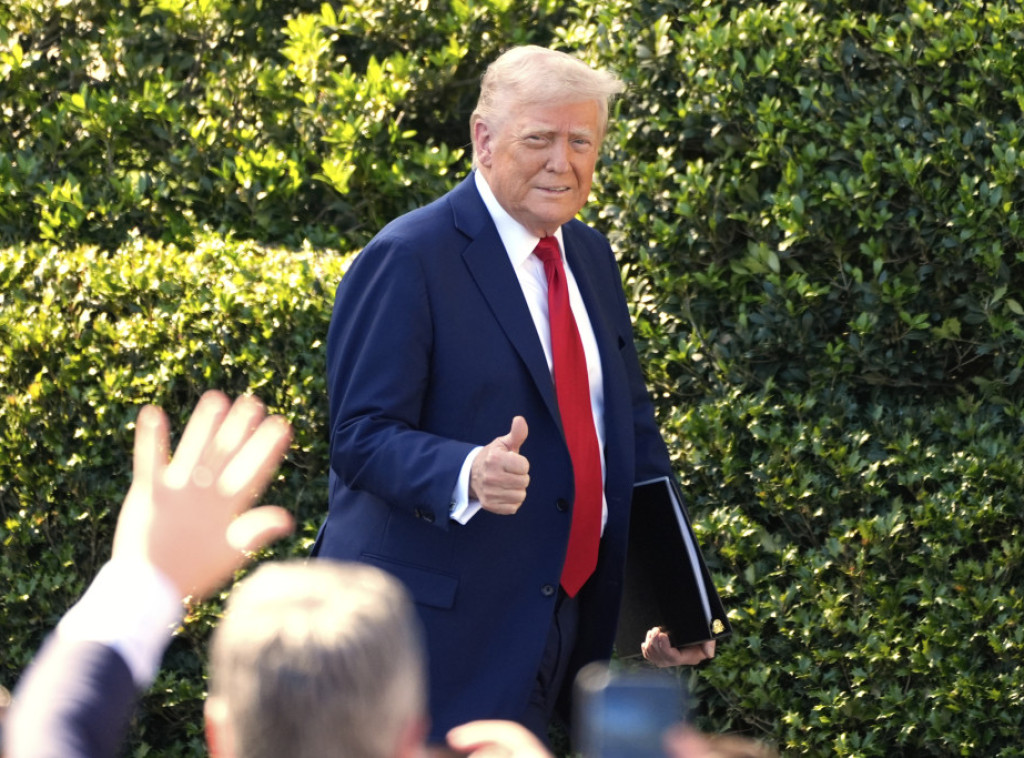 SAD: Tramp doneo nalog o obaveznom poznavanju engleskog jezika za vozače kamiona