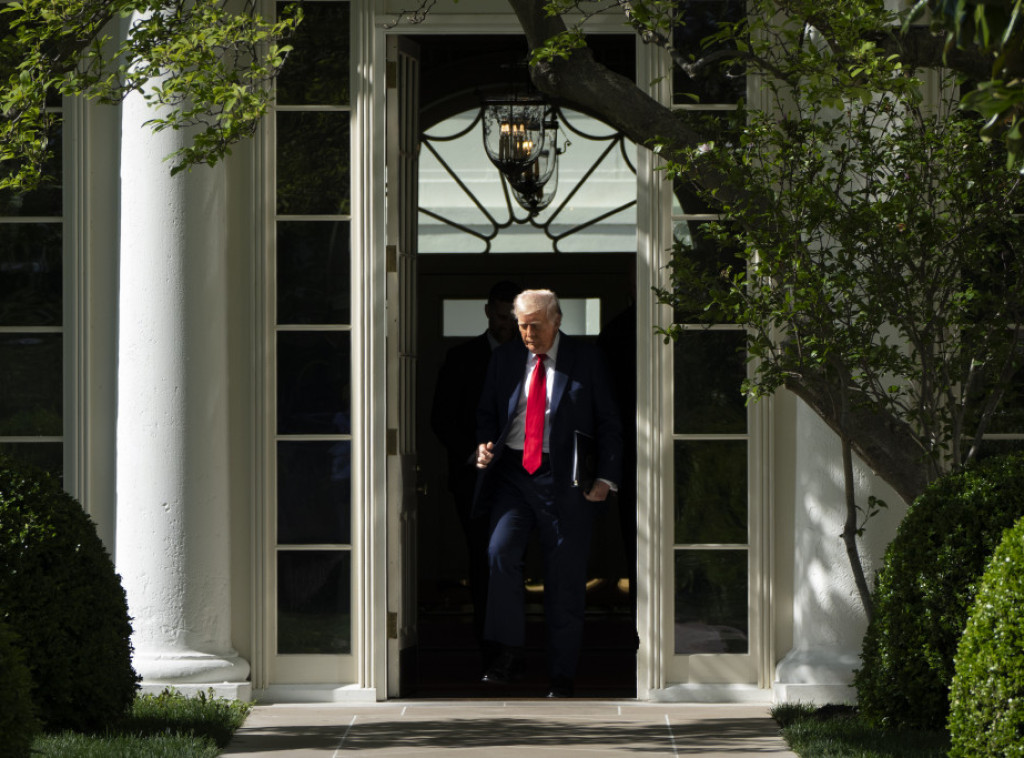 Aksios: Trampovi savetnici razvijaju strategiju u slučaju pokušaja opoziva