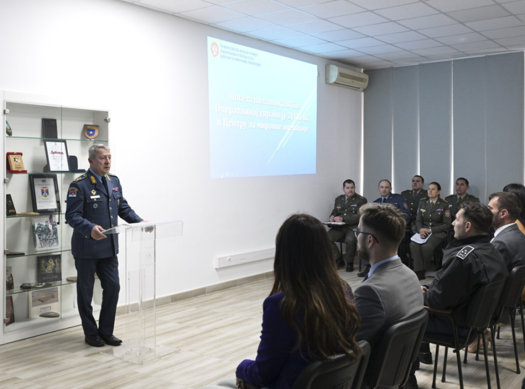 Polaznici Visokih studija bezbednosti i odbrane u poseti Generalštabu