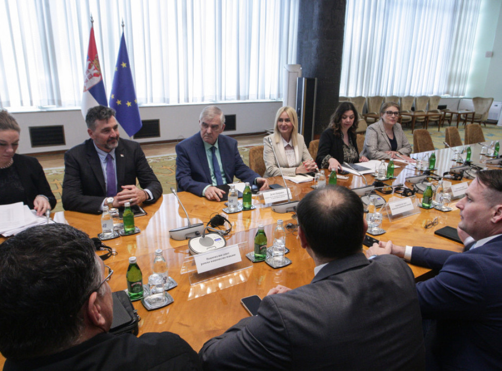 Ministar Beriša sastao se sa predstavnicima nacionalnih saveta nacionalnih manjina