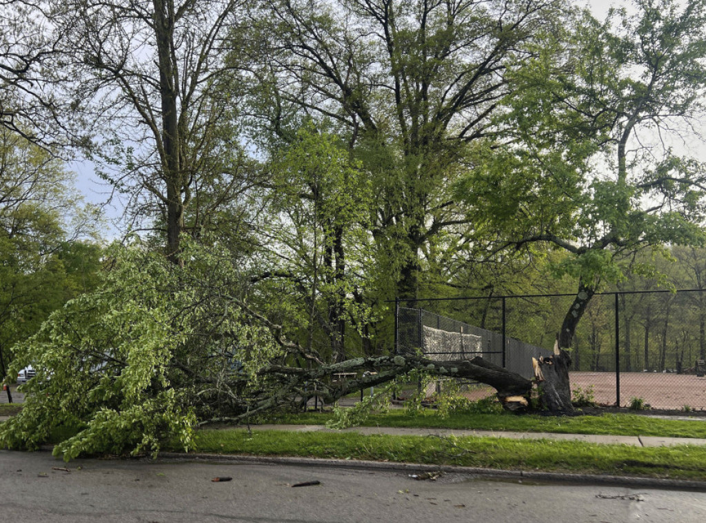 Pensilvanija: Najmanje troje poginulo u nevremenu, pola miliona ljudi bez struje