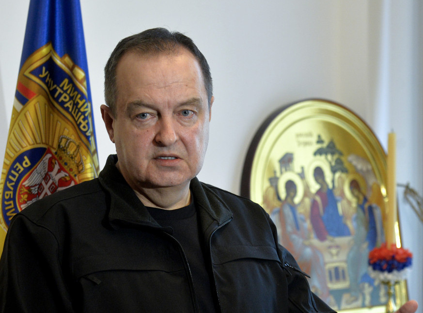 Dacic: All Belgrade bridges passable, around 1,300 people blocking 11 locations