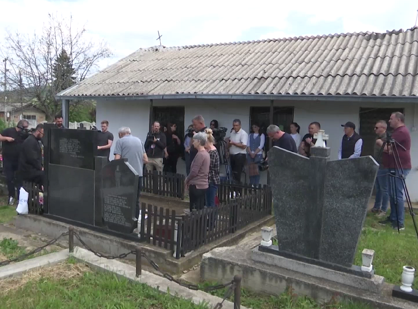 Gračanica: Parastos žrtvama napada NATO-a na autobus Niš ekspresa pre 26 godina