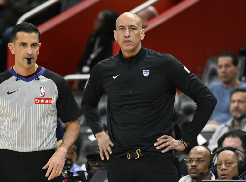 Dag Kristi ostaje trener košarkaša Sakramenta