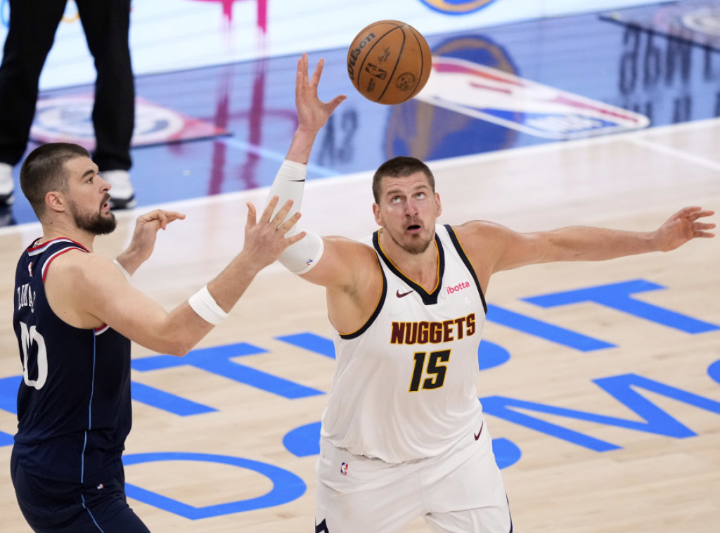 Košarkaši LA Klipersa izjednačili na 3:3 protiv Denvera, Jokić postigao 25 poena