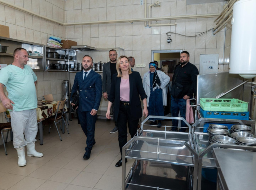 Macura: Važna prevencija nasilja nad licima iz posebno osetljivih društvenih grupa