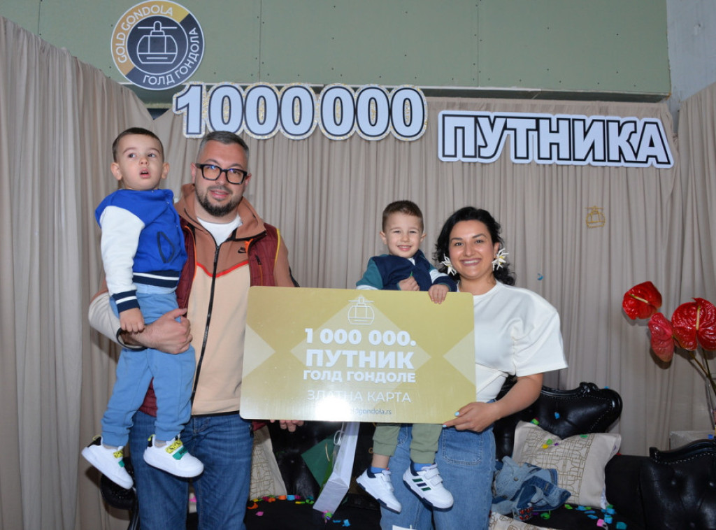 Porodica Stojičić iz Vlasotinca milioniti putnik na "Gold Gondoli Zlatiobor"