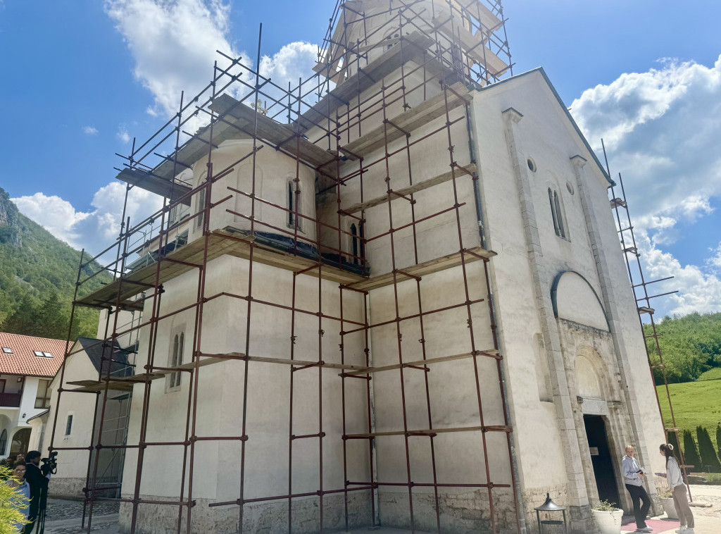 Nikola Selaković: Opredeljeno 20 miliona dinara za promenu krova manastira Mileševa