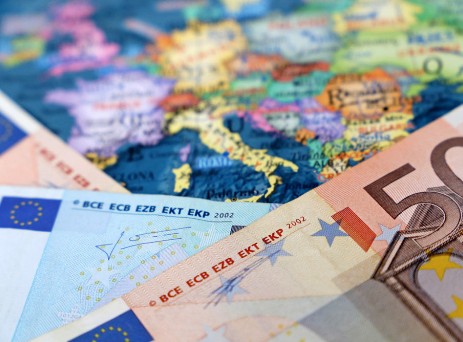 Krediti za domaćinstva u evrozoni porasli u septembru za 2,6 odsto