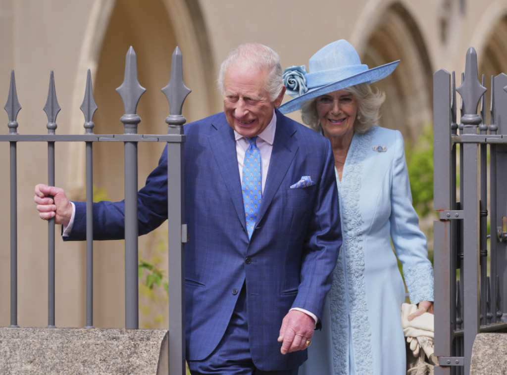 Papa Franja blagoslovio godišnjicu braka britanskog kralja Čarlsa, uprkos razvodu