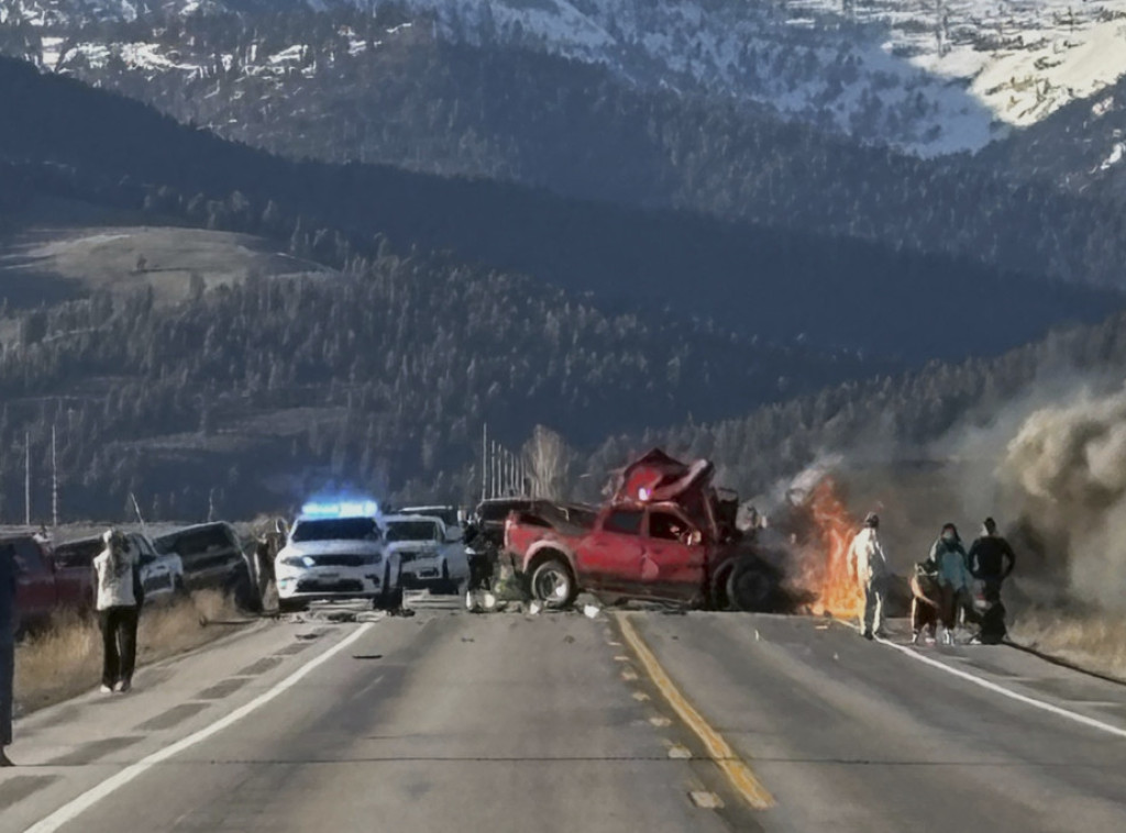 Sedam ljudi poginulo u nesreći kod Nacionalnog parka Jelouston