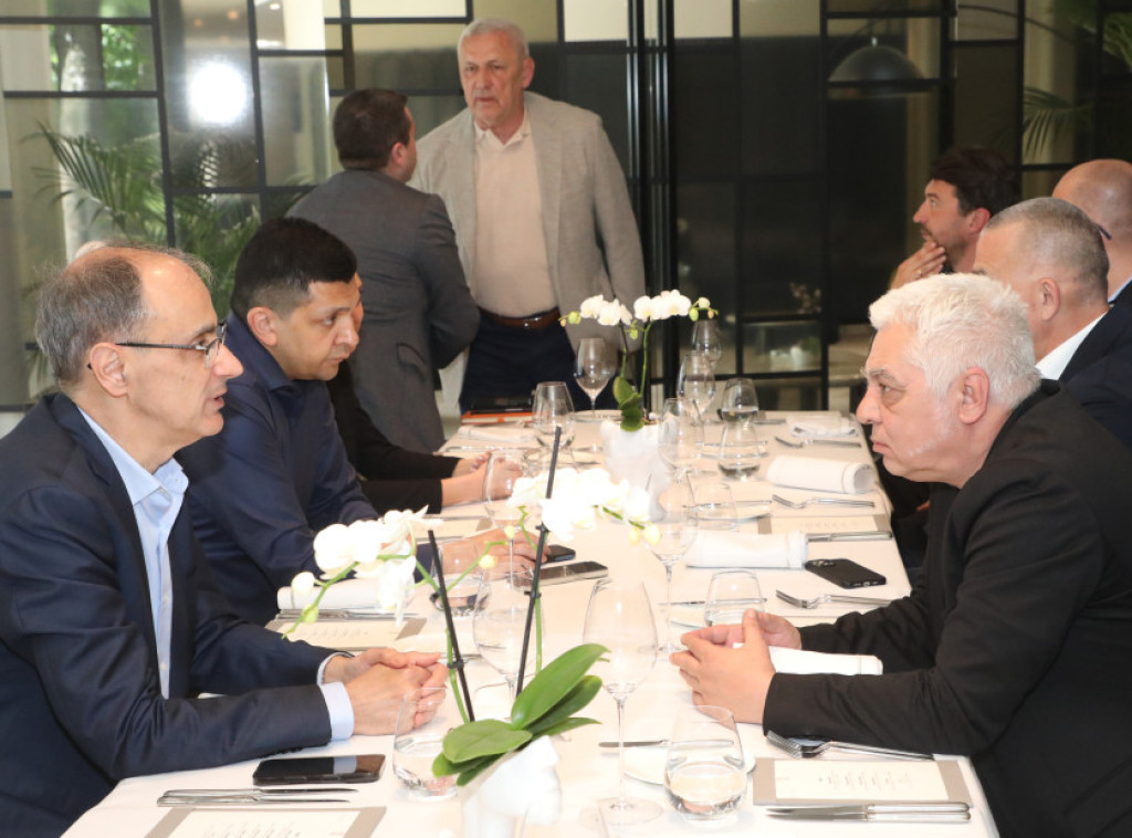 Macut razgovarao sa ministrima Vujićem, Balintom i Stankovićem